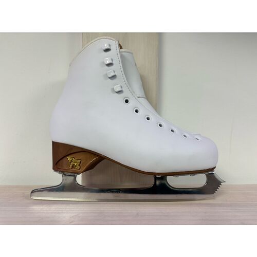 BOTA RISPORT VENUS BLANCO + CUCHILLA STFL AIRA CLUB 9 37 - 245